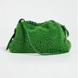 Mansur Gavriel
Mini Cloud Clutch